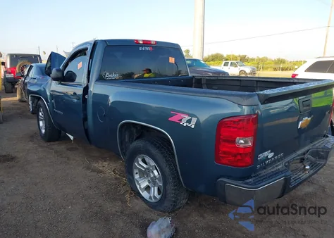 2010 Chevrolet Silverado K1500 из США, поврежденный, VIN 1GCPKPEA8AZ151765